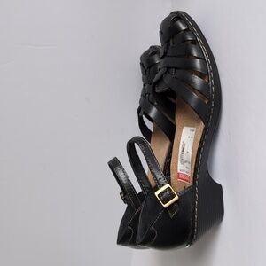 Clarks Bendables Wendy Land Women's Strapped Sandals